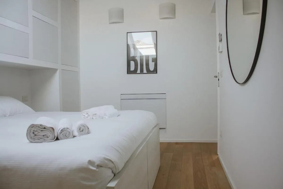 New Apt In Duomo Milão